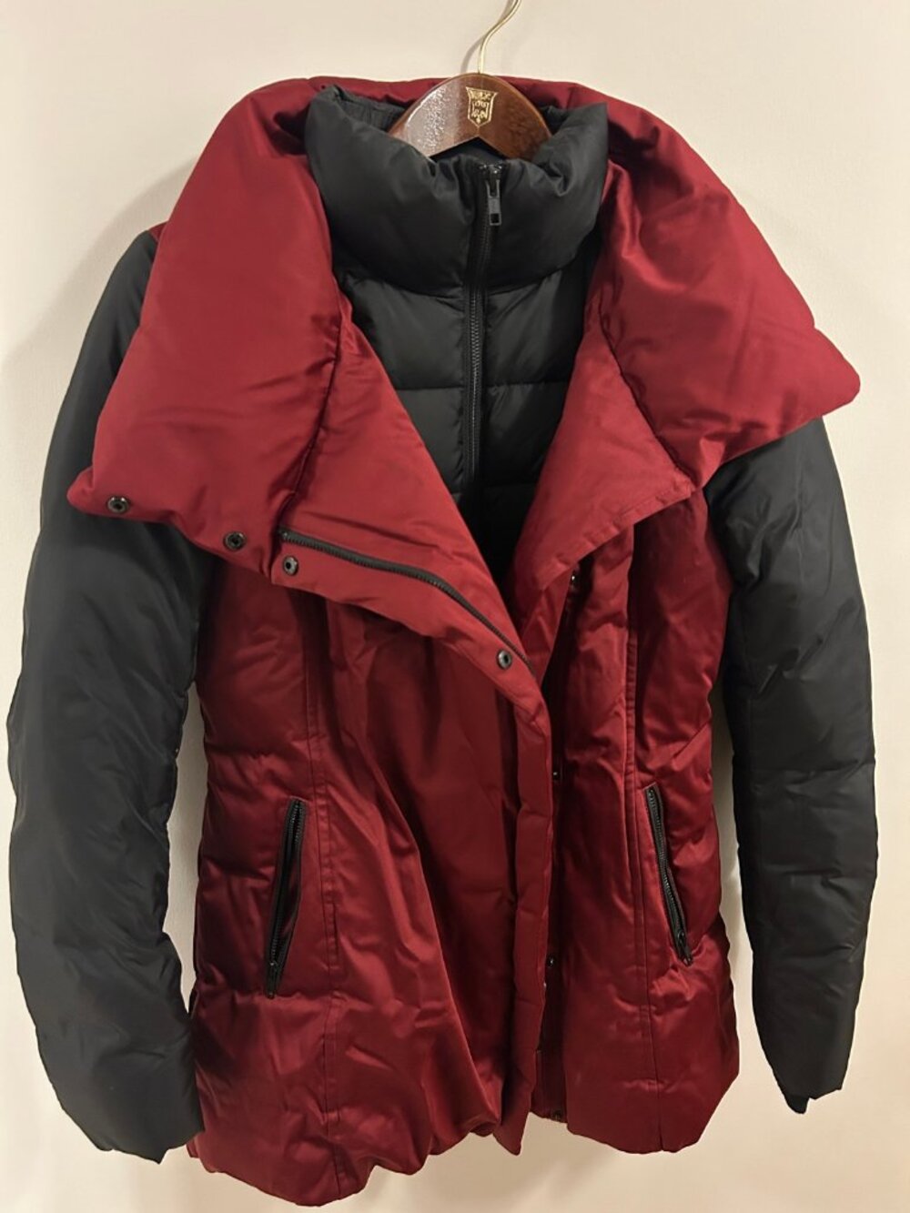 Soia & Kyo Puffer Jacket Womens M Burgundy Black Funnel Collar